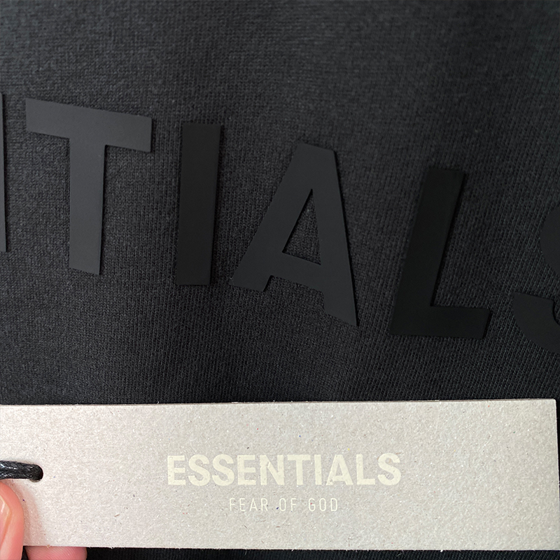 SS20 Essentials L-Shirt - Image 3
