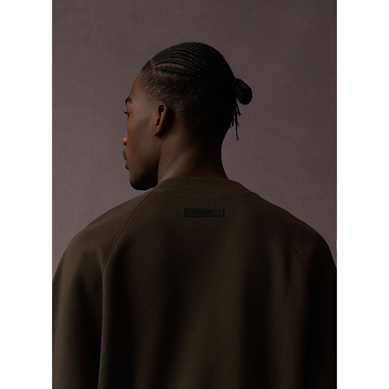 SS23 Essentials Sweatshirt - Image 9